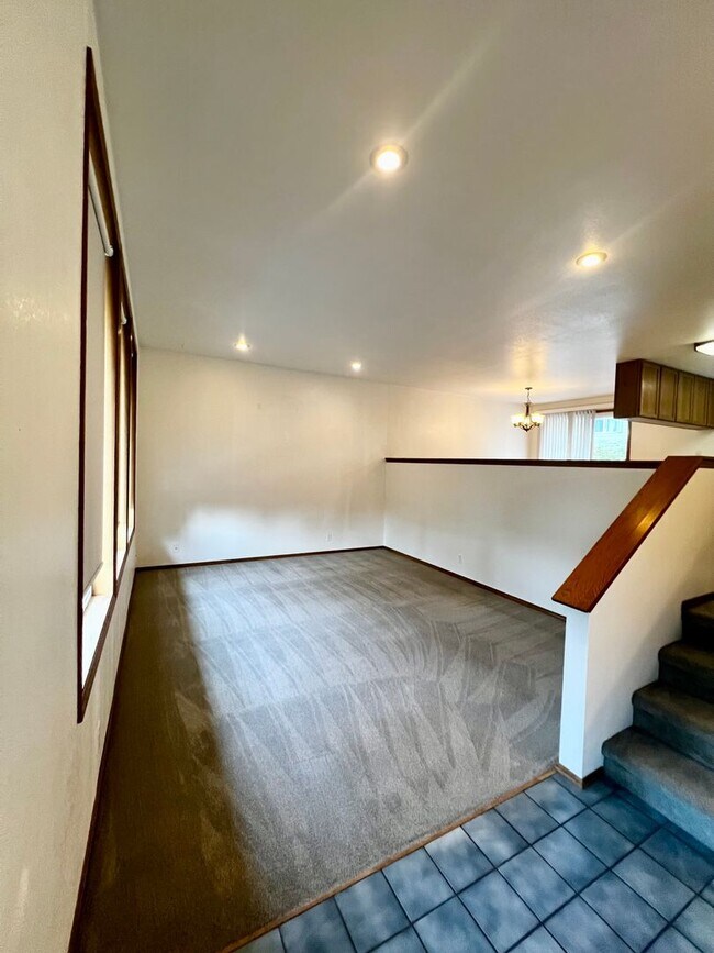 Building Photo - **** Application pending ****