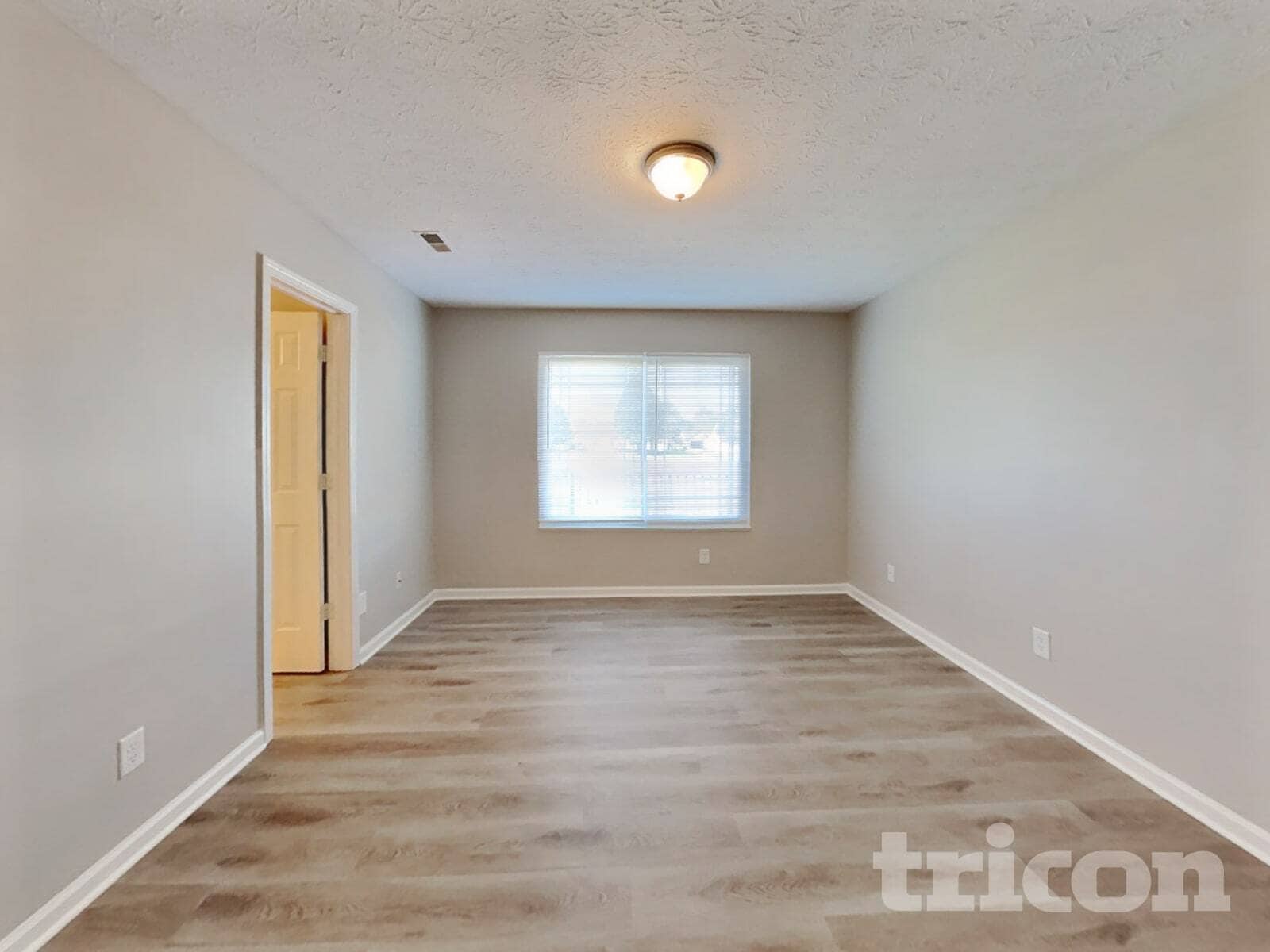 Building Photo - 5530 Thompson Park Blvd