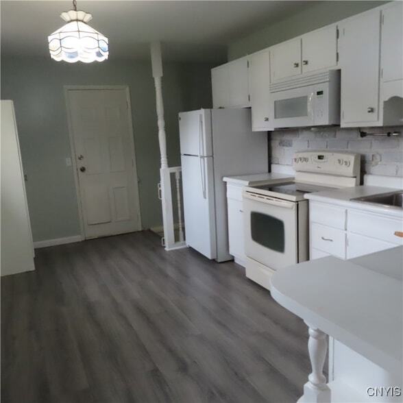 Building Photo - 7843 Glenwood Dr N