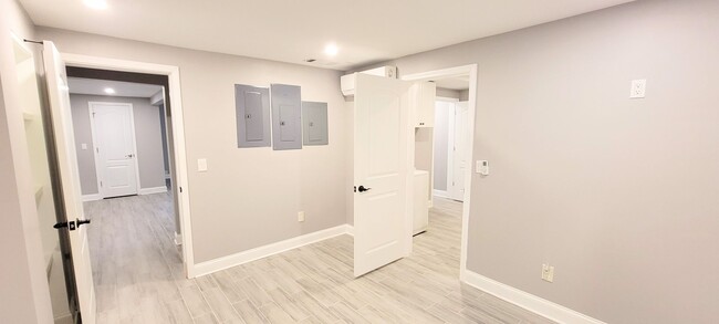 Building Photo - Stylish Basement Rental with Private Ameni...