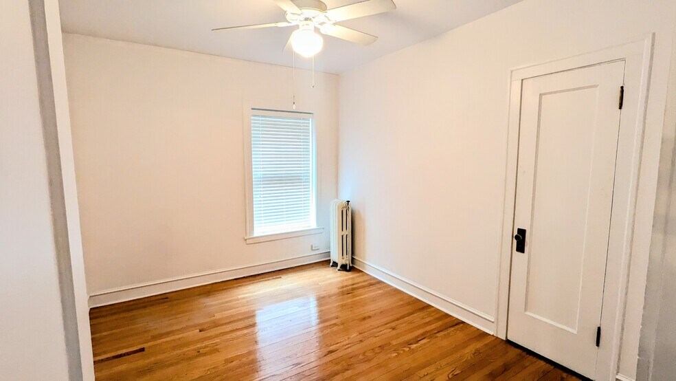 Building Photo - 4011 N Avers Ave