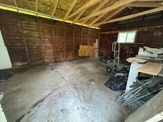 Building Photo - Charming Single Family Home