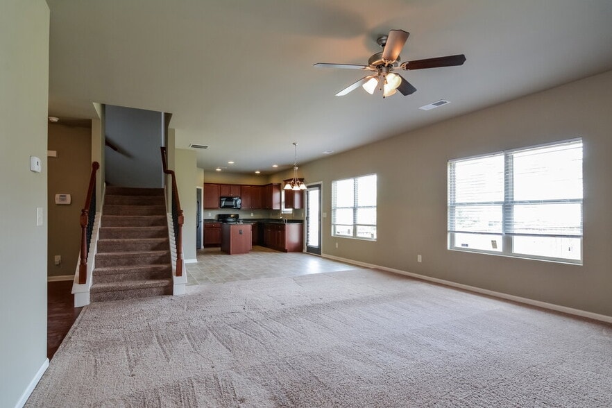 Building Photo - 1081 Rock Elm Dr