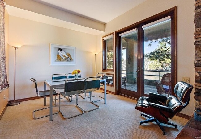 Building Photo - Executive 2BR/3BA Condo with Mountain View...