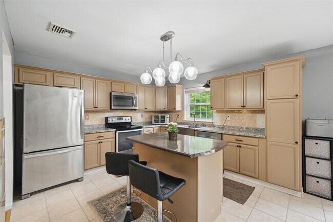 Building Photo - 2067 NY-211
