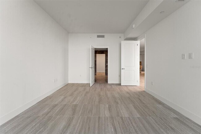 Building Photo - 3015 S Ysabella Ave