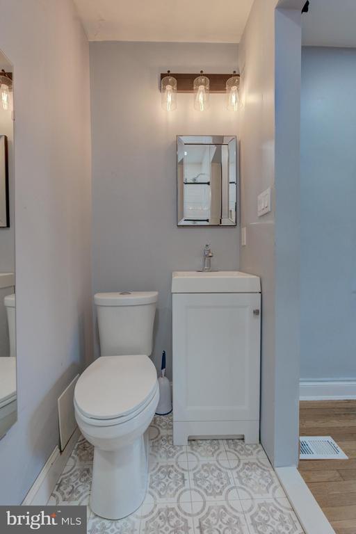 Building Photo - 6916 New Hampshire Ave