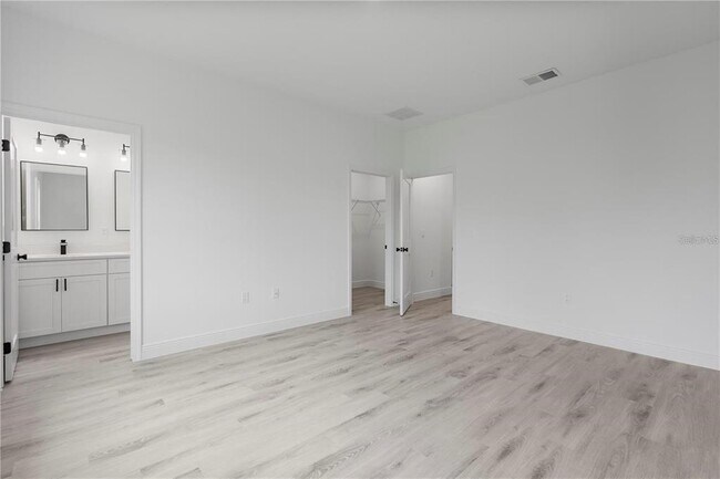 Building Photo - 16659 SW 21st Avenue Rd