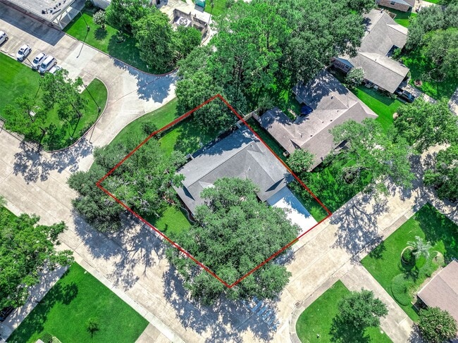 Building Photo - 1616 Redway Ln