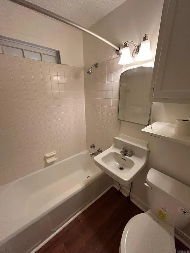 Building Photo - 204 N Tyler St