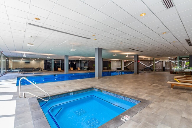 Building Photo - 7151 E Rancho Vista Dr