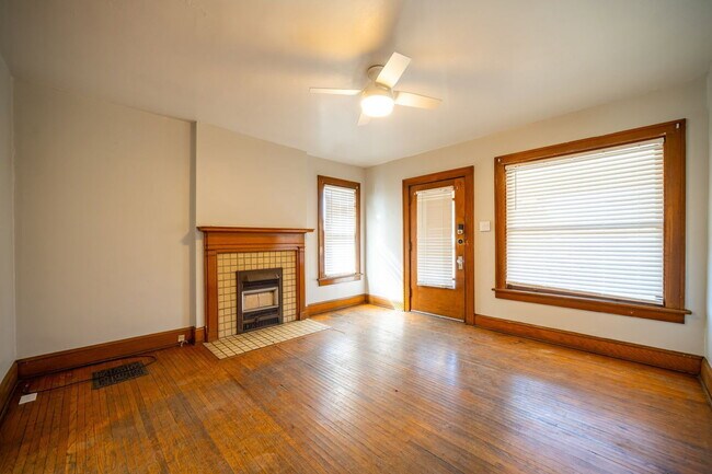 Building Photo - 838 Dennison Ave