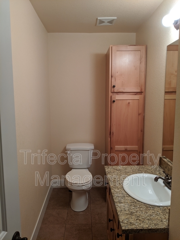 Building Photo - 2445 Windrow Dr