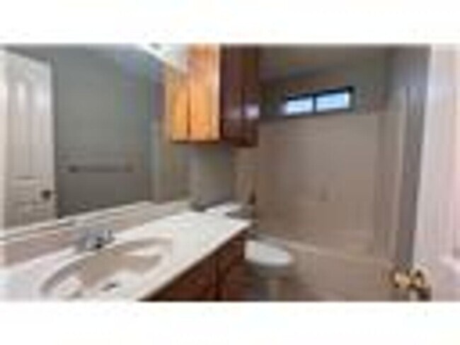 Building Photo - 3bd/2bth House