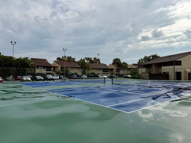 Building Photo - NORTH ST. PETE - locaiton location 2/2