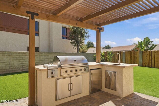 Building Photo - 5769 Nutwood Cir