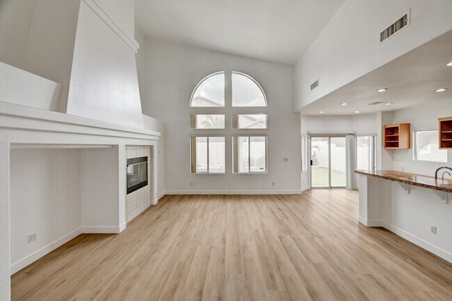 Building Photo - Spacious 5-Bedroom Retreat with Dual Firep...