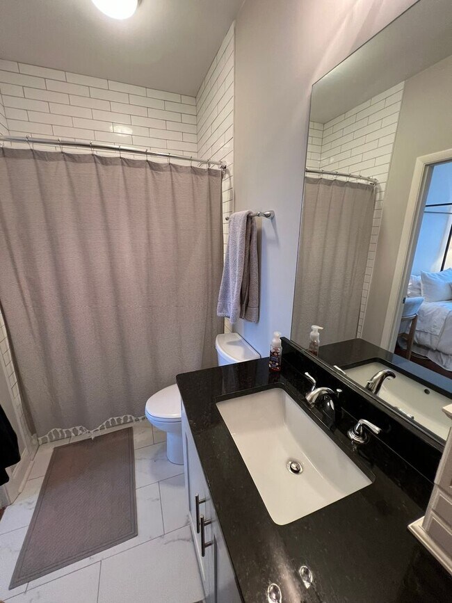 Building Photo - Awesome Urban Lofts Unit Available for Pre...