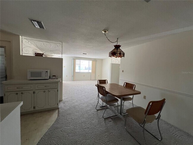 Building Photo - 10502 Laburnum Dr