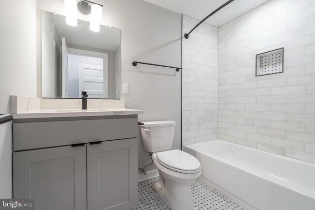 Building Photo - 435 N 35th St