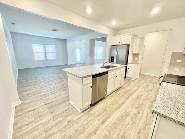 Building Photo - READY July 9th 3 br 2.5 ba paired home in the Georgetown community Near Shopping I-77 and I-40