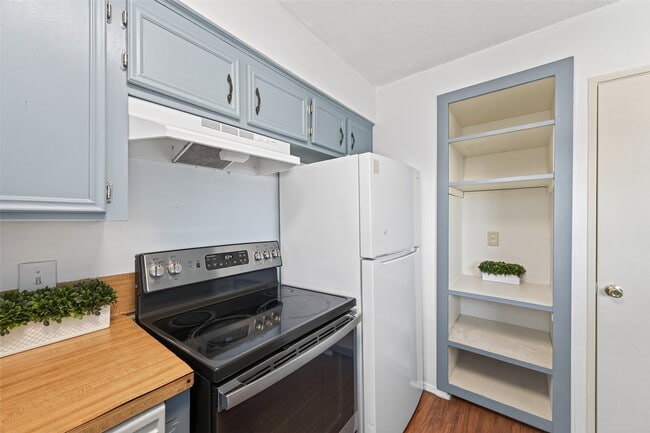 Building Photo - 7714 Renwick Dr