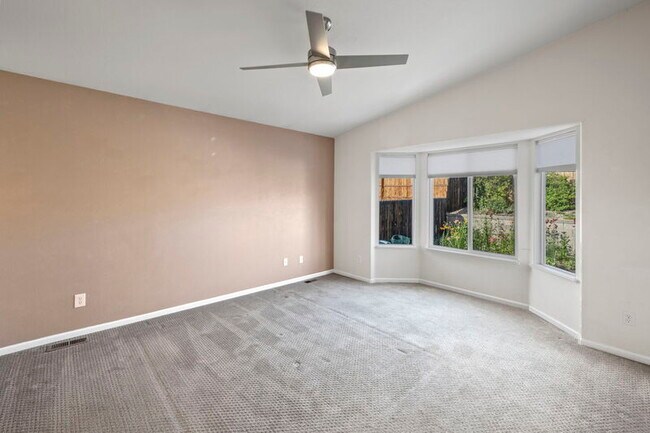 Building Photo - 626 Rolling Rock Point