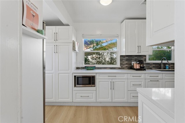 Building Photo - 5244 Vanalden Ave