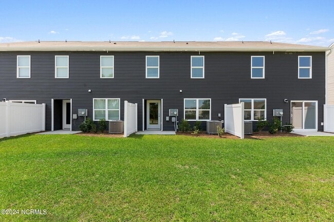 Building Photo - 3121 Lobelia Ln