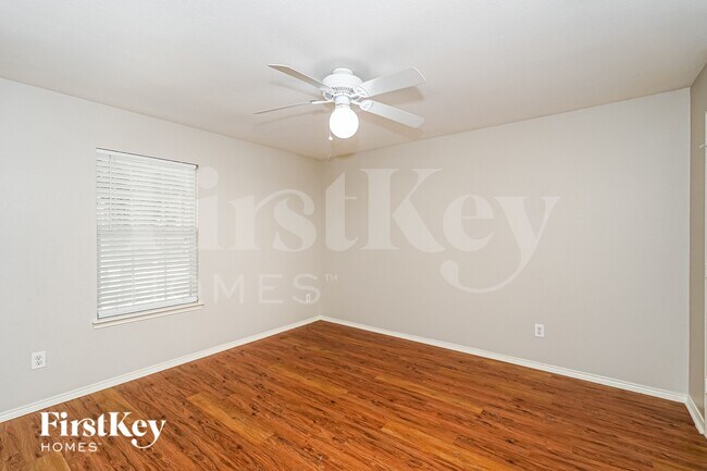 Building Photo - 12640 Shady Cedar Dr