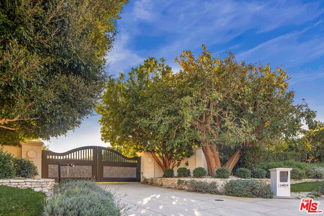 Building Photo - 24824 Pacific Coast Hwy