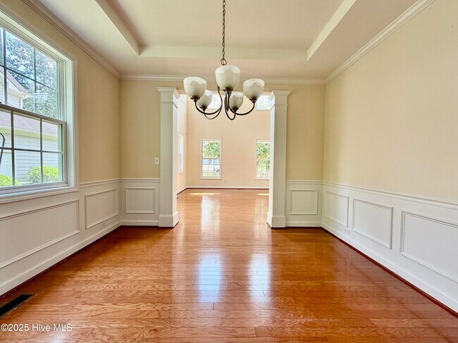 Building Photo - 410 Harkness Cir