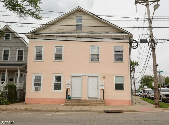 Building Photo - 317 Richmond St