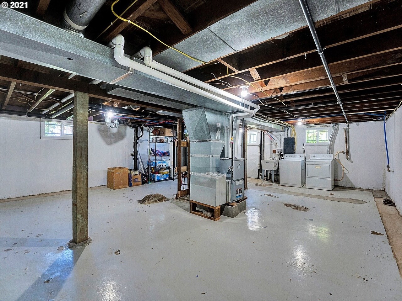 Full Basement - 2015 SE Sherrett St