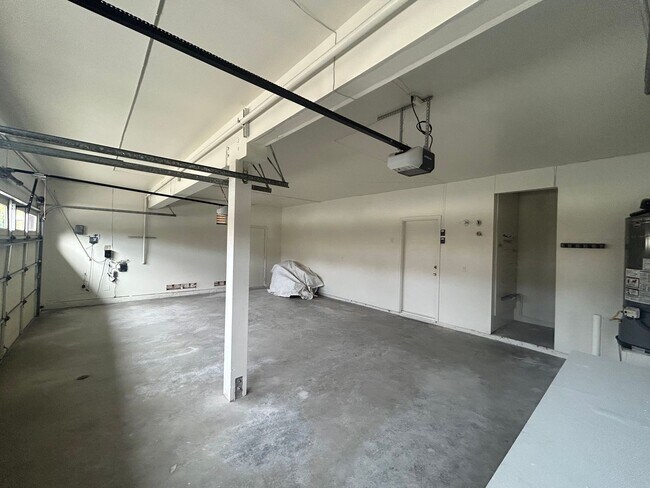 Building Photo - 757 N Temescal St