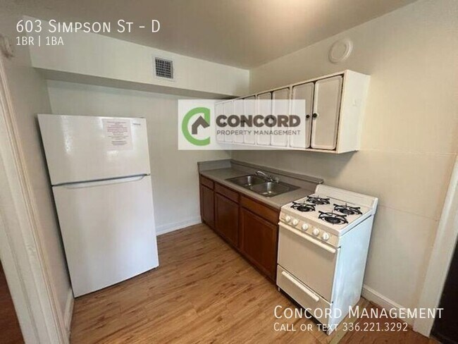 Building Photo - 603 Simpson St