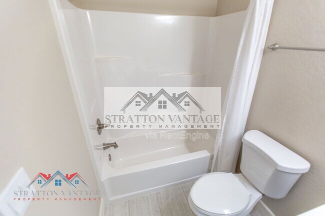 Building Photo - 1406 W Main St