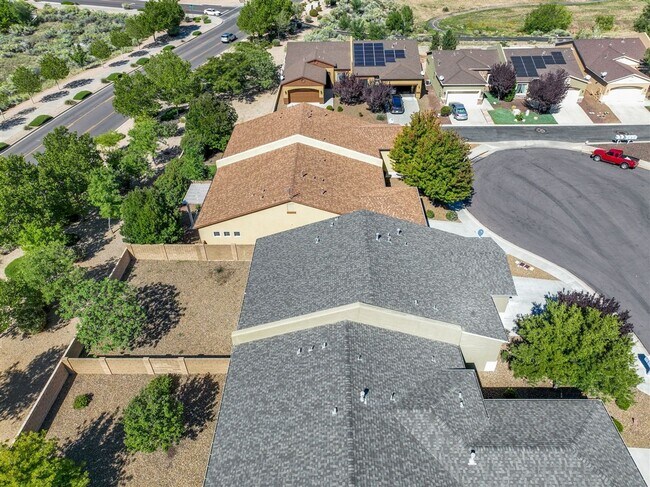 Building Photo - 3 Bedroom, 2 Bathroom Townhome in Granvill...