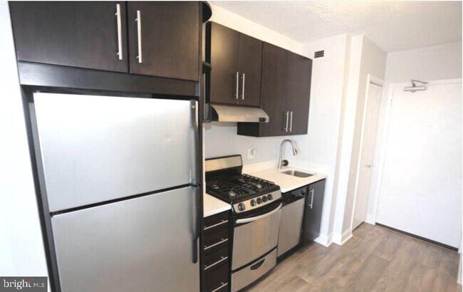 Building Photo - 5500 Friendship Blvd