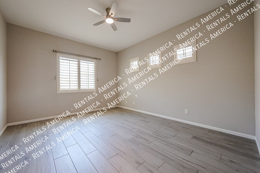 Building Photo - 248 E Desert Broom Dr