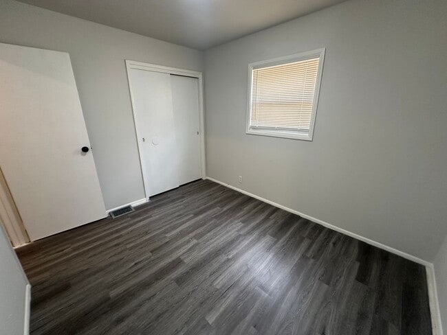Building Photo - 2733 Yeoman St