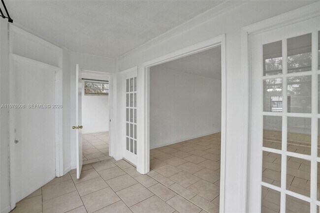 Building Photo - 1601 NE 191st St