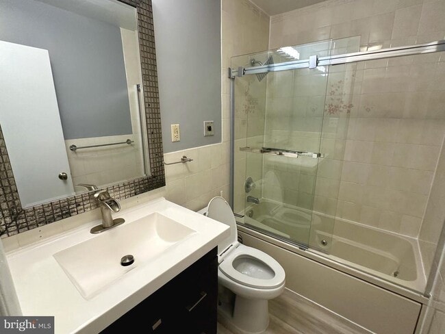 Building Photo - 10620 Weymouth St