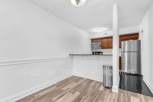Building Photo - 90 Adams Dr NE