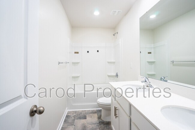 Building Photo - 5015 Concho Rd