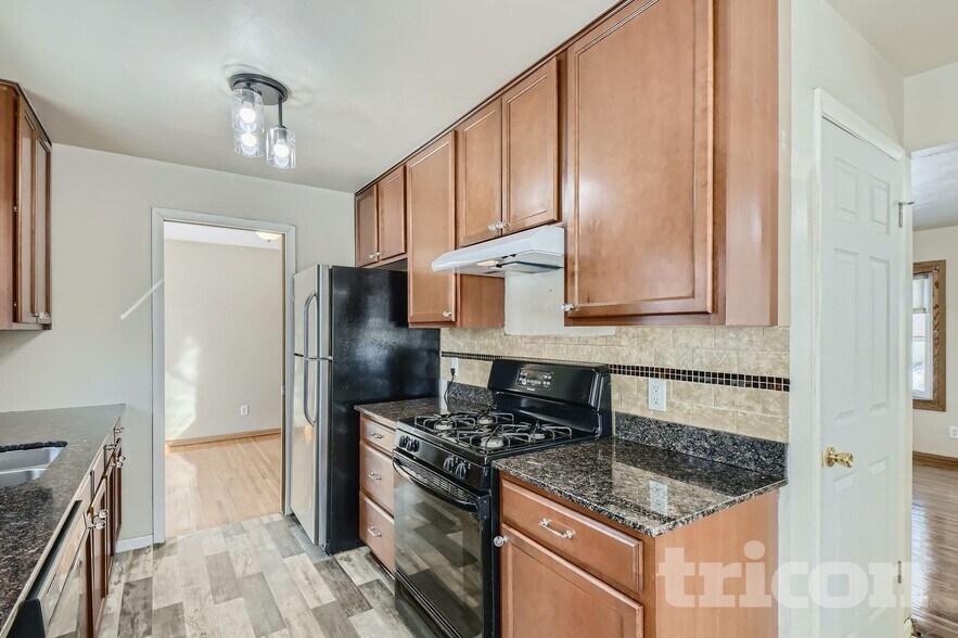 Building Photo - 3701 Woodbine Ln