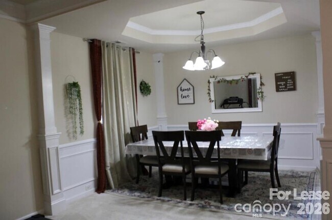 Building Photo - 6125 Kilchurn Dr