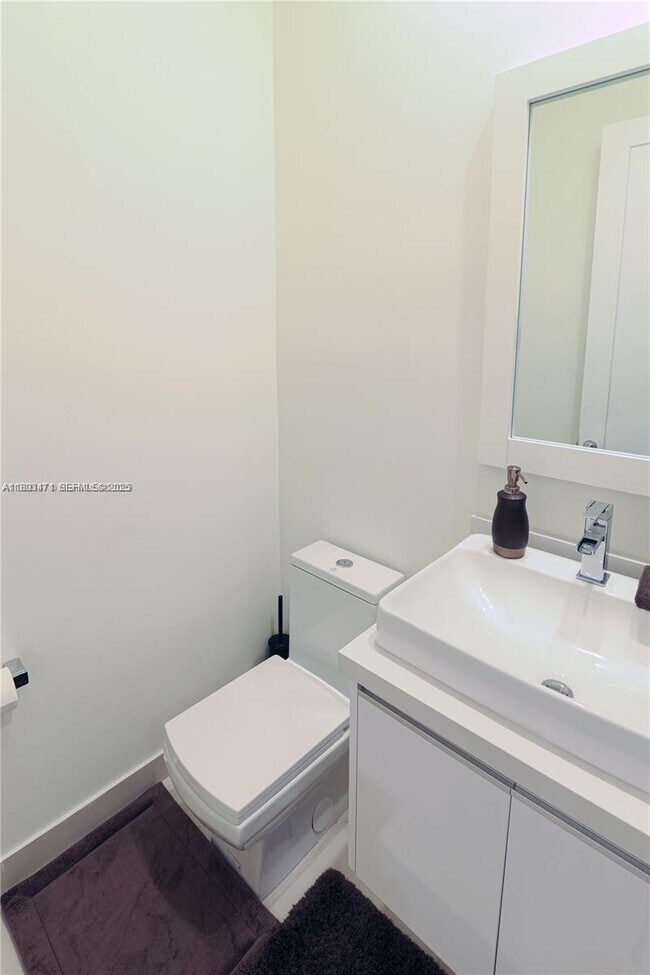 Building Photo - 10501 NW 66th St