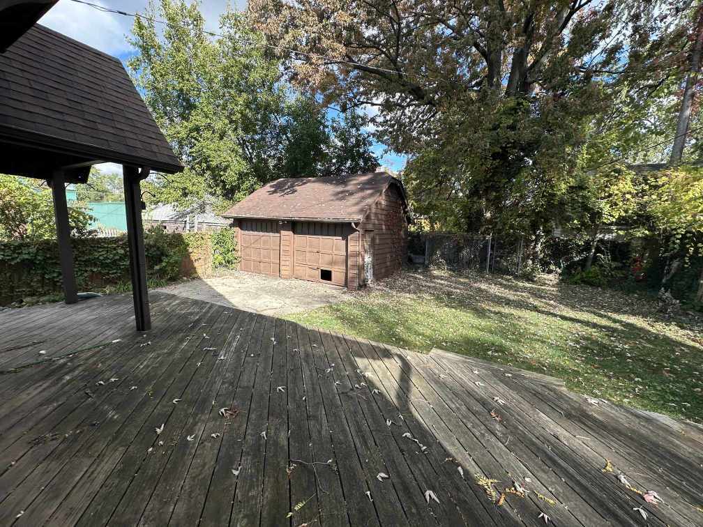 Building Photo - 15466 Artesian St