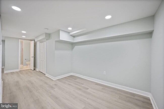 Building Photo - 328 S Macon St.